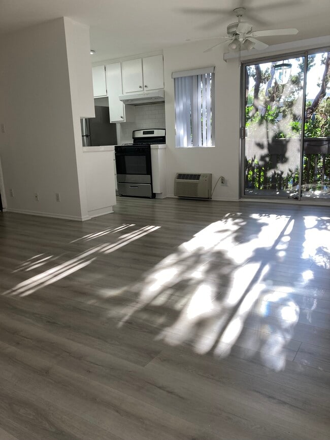 Unidad luminosa con orientación oeste. - 1236 Amherst Ave