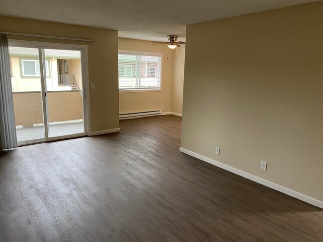 Building Photo - 3295 Brookdale Dr
