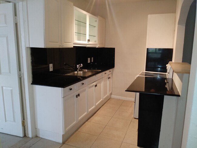 Foto del edificio - 4641 SW 1st St