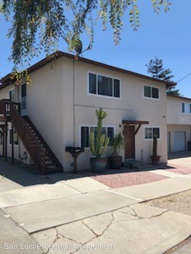 Primary Photo - 884 Toro St