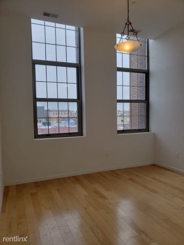 Foto del edificio - 1 br, 1 bath Apartment - 114 Fair St