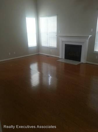 Building Photo - 7721 Gilmore Ln