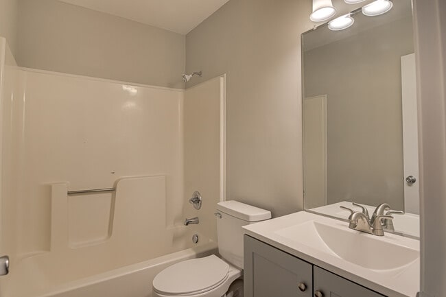 Building Photo - 828 Brickwood Ct