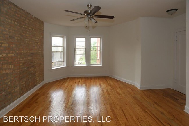 Building Photo - 4705-4707 N Troy St