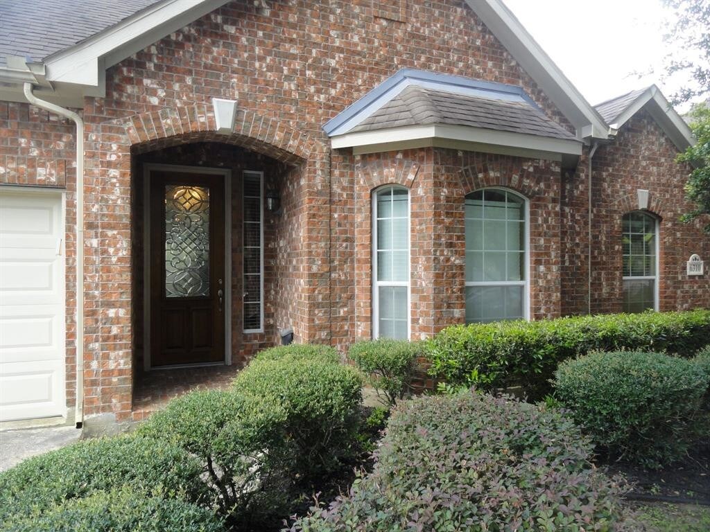 Primary Photo - 6310 Canyon Chase Dr