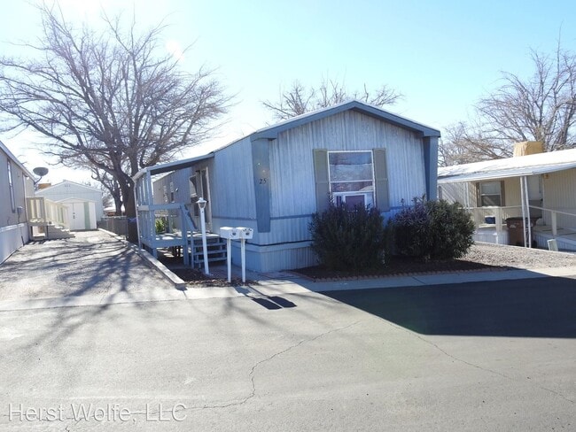 Building Photo - 3200 Del Rey Blvd