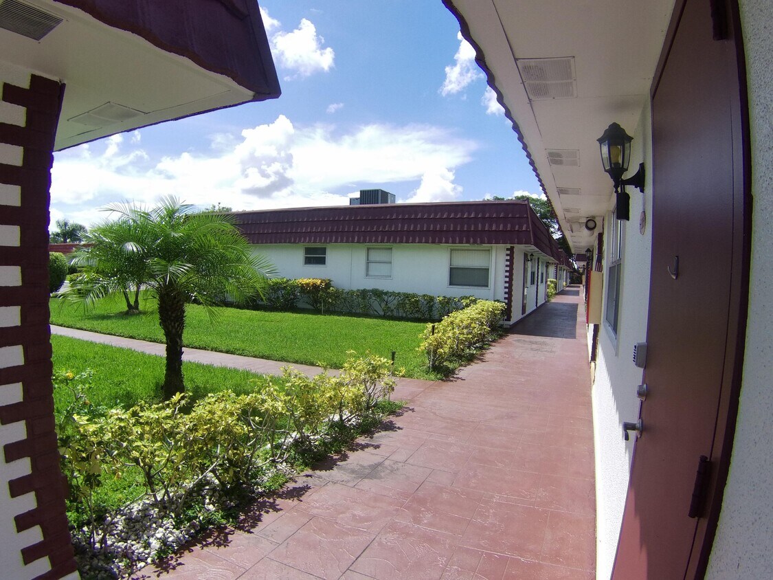 Primary Photo - 203 Waterford Cresent