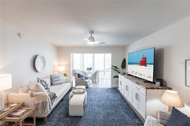 Building Photo - 1055 W Peppertree Dr