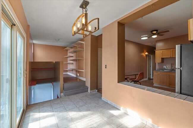 Foto del edificio - 3145 W Augusta Blvd