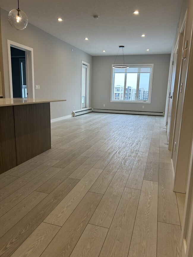 Photo du bâtiment - 60 Skyview Ranch Rd NE