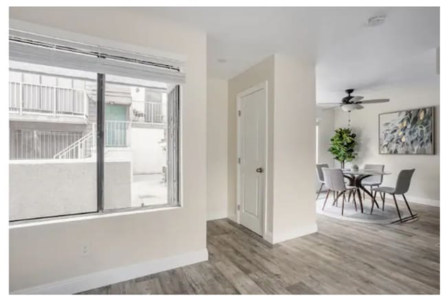 Building Photo - For Rent: Modern 2-Bedroom, 2-Bath Townhouse Apartment