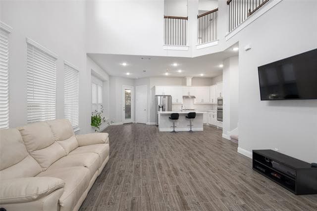 Building Photo - 3580 Sevilla Dr