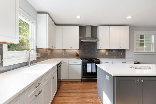 Building Photo - 219 Northwood Cir