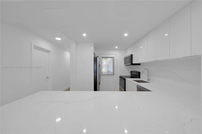 Building Photo - 251 Galen Dr