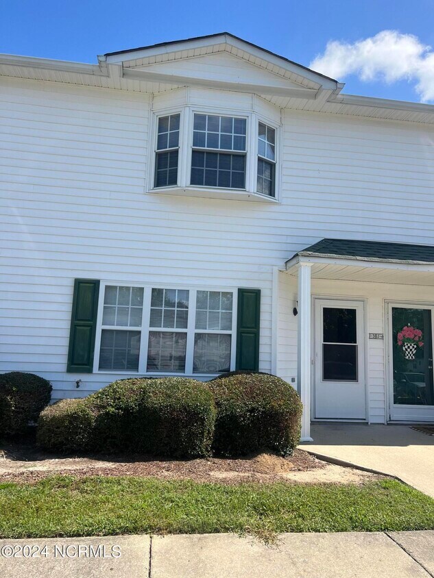 Foto principal - 900 Spring Forest Rd