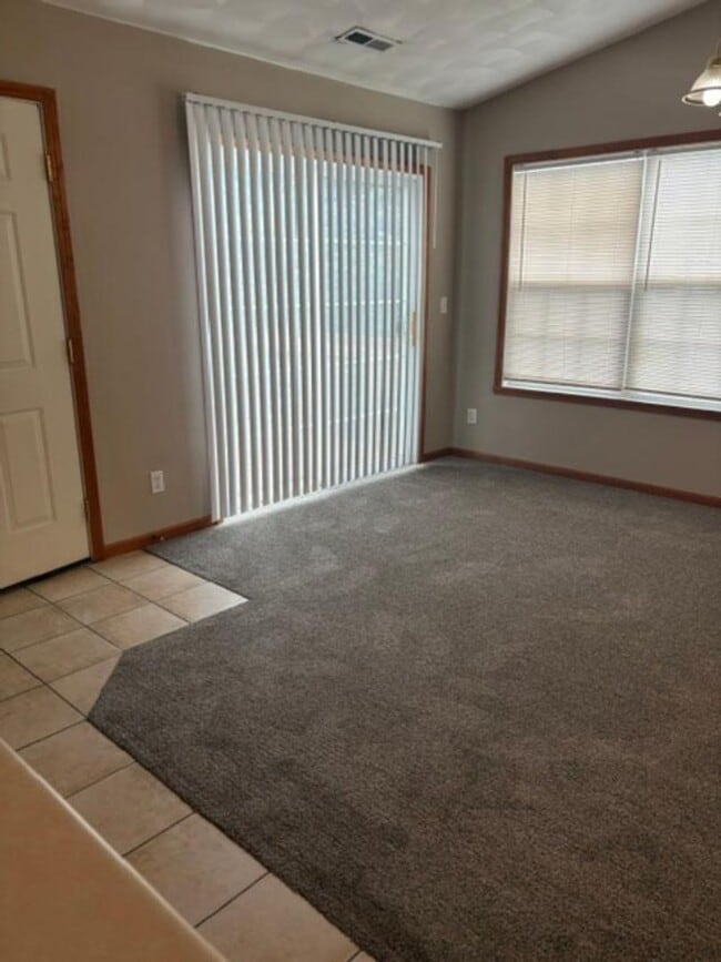 Building Photo - 10212 Clearwing Ln