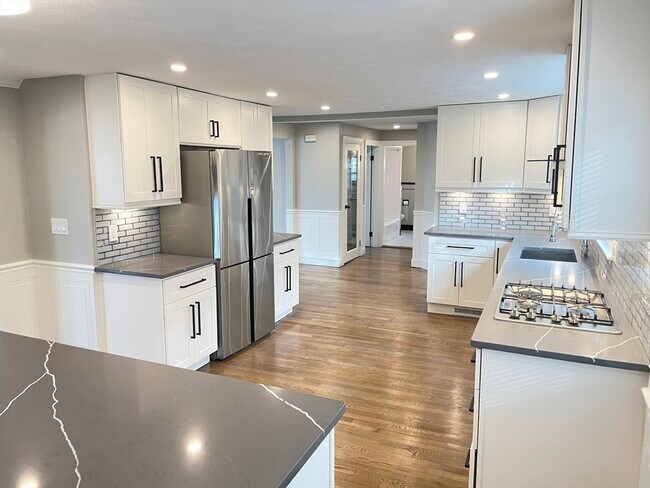 Foto del edificio - 85 Regatta Rd