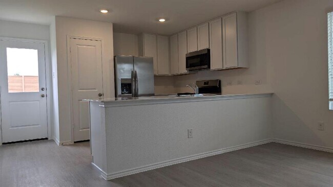 Foto del edificio - 204-204 Burt Rainey Ln