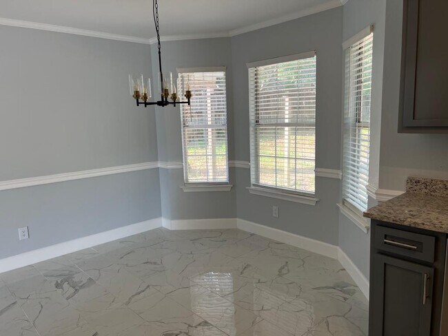 Foto del edificio - 3233 Autumn Ridge Dr W