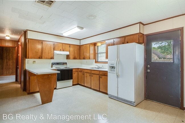 Building Photo - 3 br, 1 bath House - 110 Rich Angel Drive