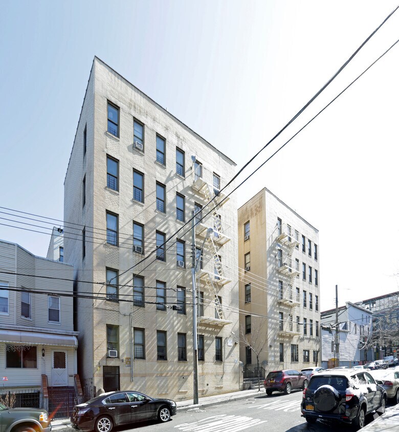 Foto del edificio - 685 E 225th St