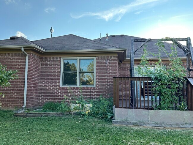 Building Photo - 362 Polk Manor Dr