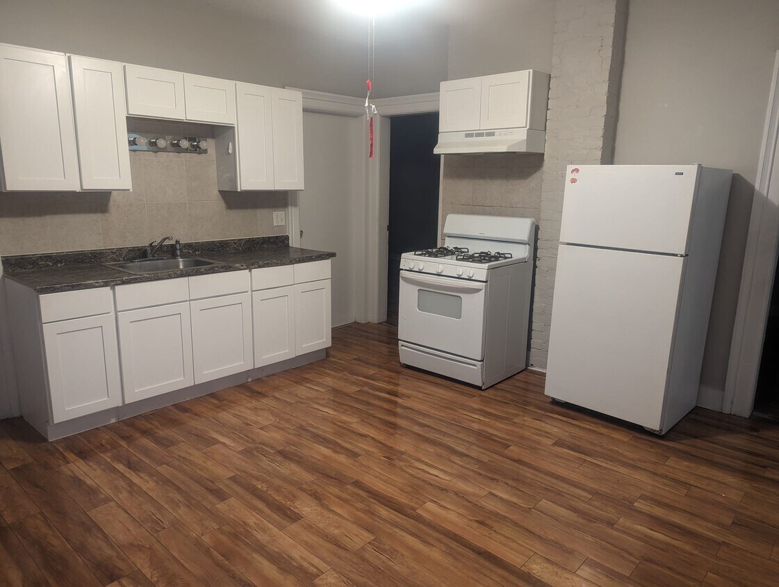 Primary Photo - 316 Blatchley Ave