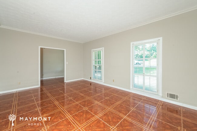 Building Photo - 4806 Castlewood Dr SW