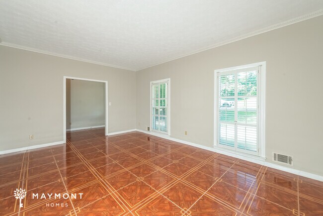 Foto del edificio - 4806 Castlewood Dr SW