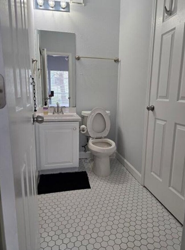 Foto del edificio - 2204 San Gabriel St