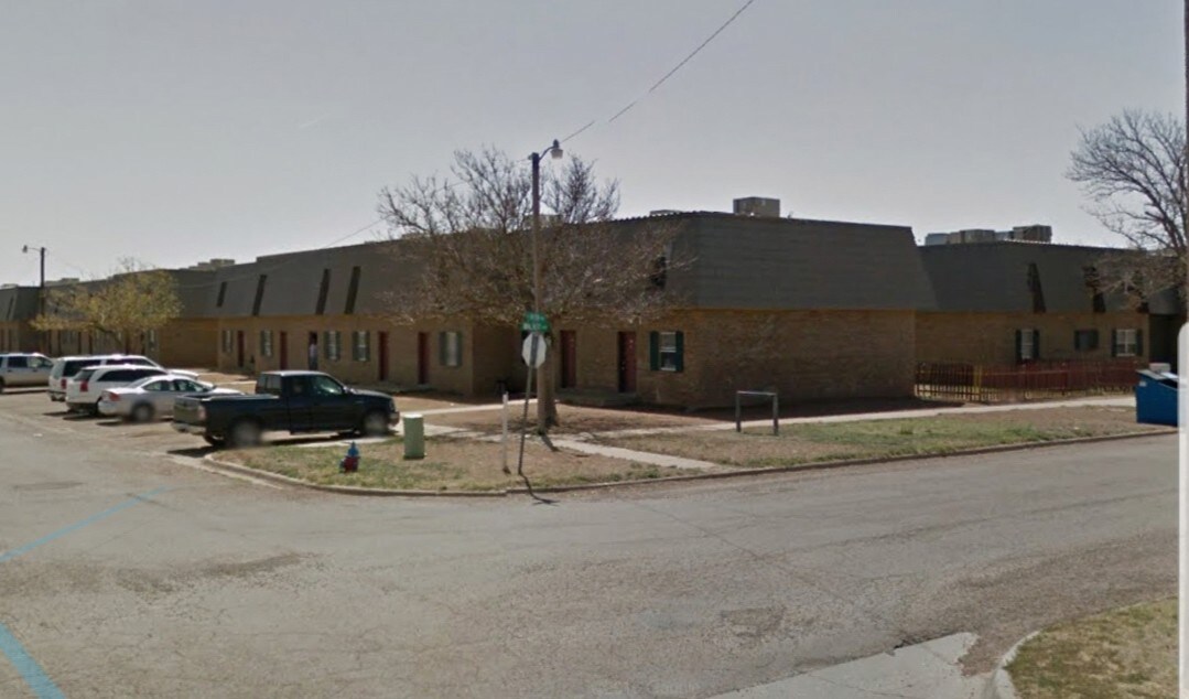 Foto principal - 1300 N Walnut Ave