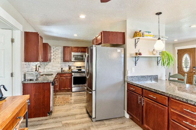 Building Photo - 1435 Nanette Dr