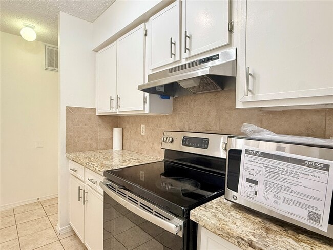 Building Photo - 6701 Sands Point Dr