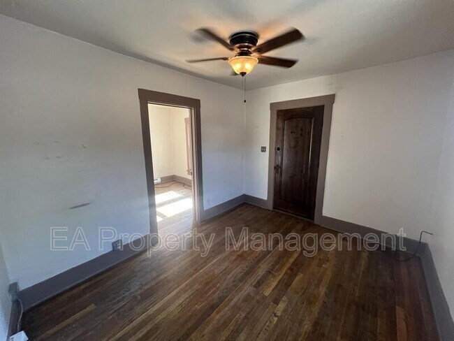 Foto del edificio - 1209 7th St NW