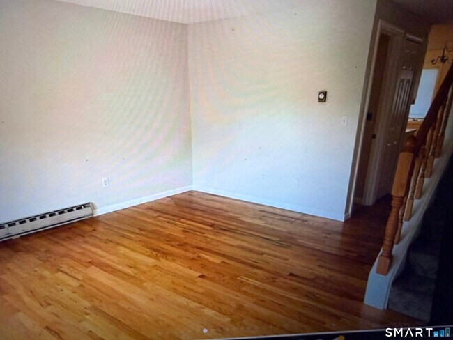 Building Photo - 115 Beths Ave