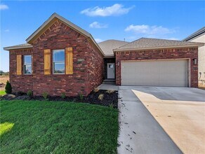 Building Photo - 6807 SW Basswood Ave
