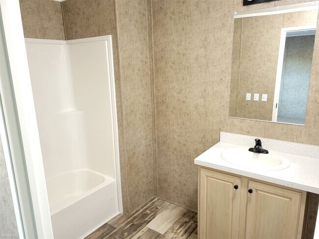 Building Photo - 3 br, 2 bath House - 2582 Park Cir Lot 22