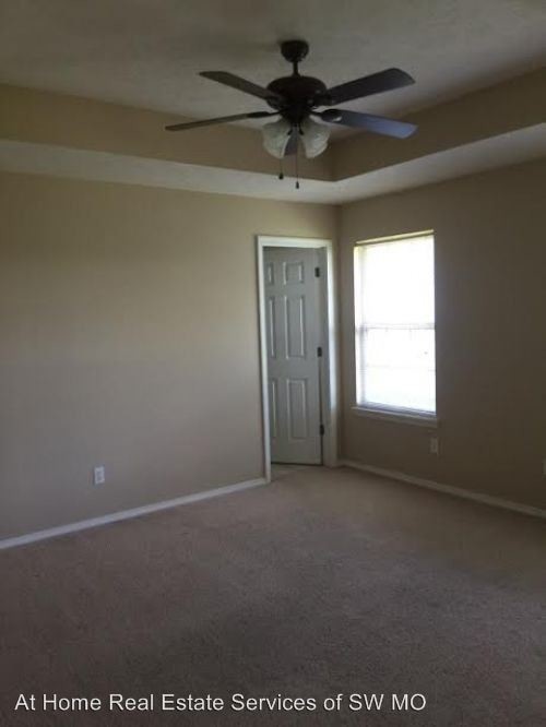 Building Photo - 3 br, 2 bath Apartment - 1115 N. 26th