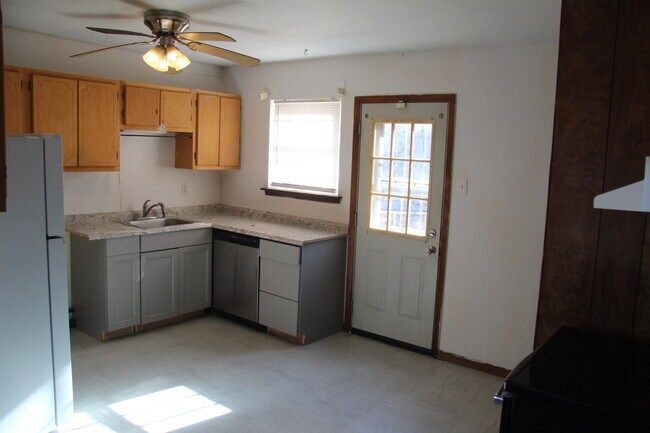 Building Photo - 1416 Plaza Pl