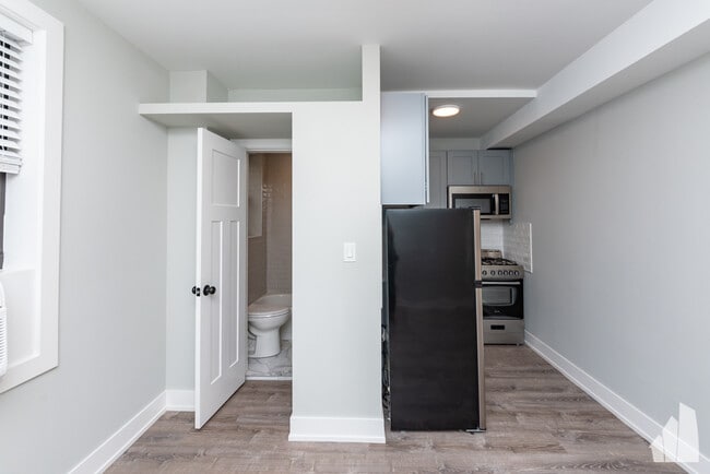 Photo - 505 W Belmont Ave Apartment