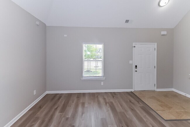 Foto del edificio - 9840 White Poplar Dr