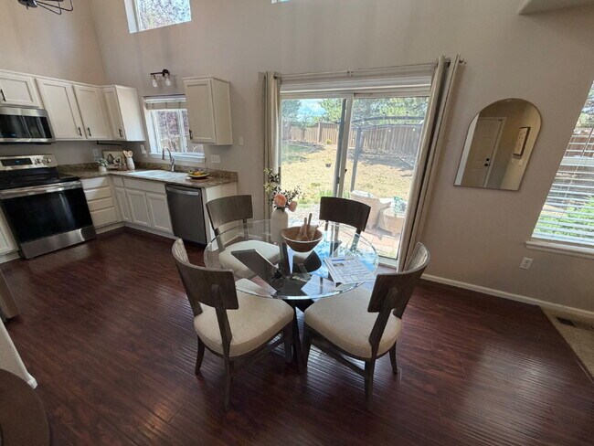 Building Photo - "4-Bedroom Home with 2.5 Baths in Picturesque Highlands Ranch! - Large private back yard!"