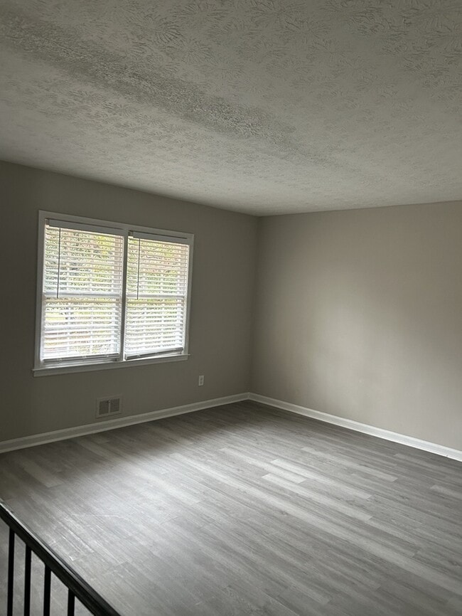 Building Photo - Beautiful 4 Beds 3 Baths Home in Decatur