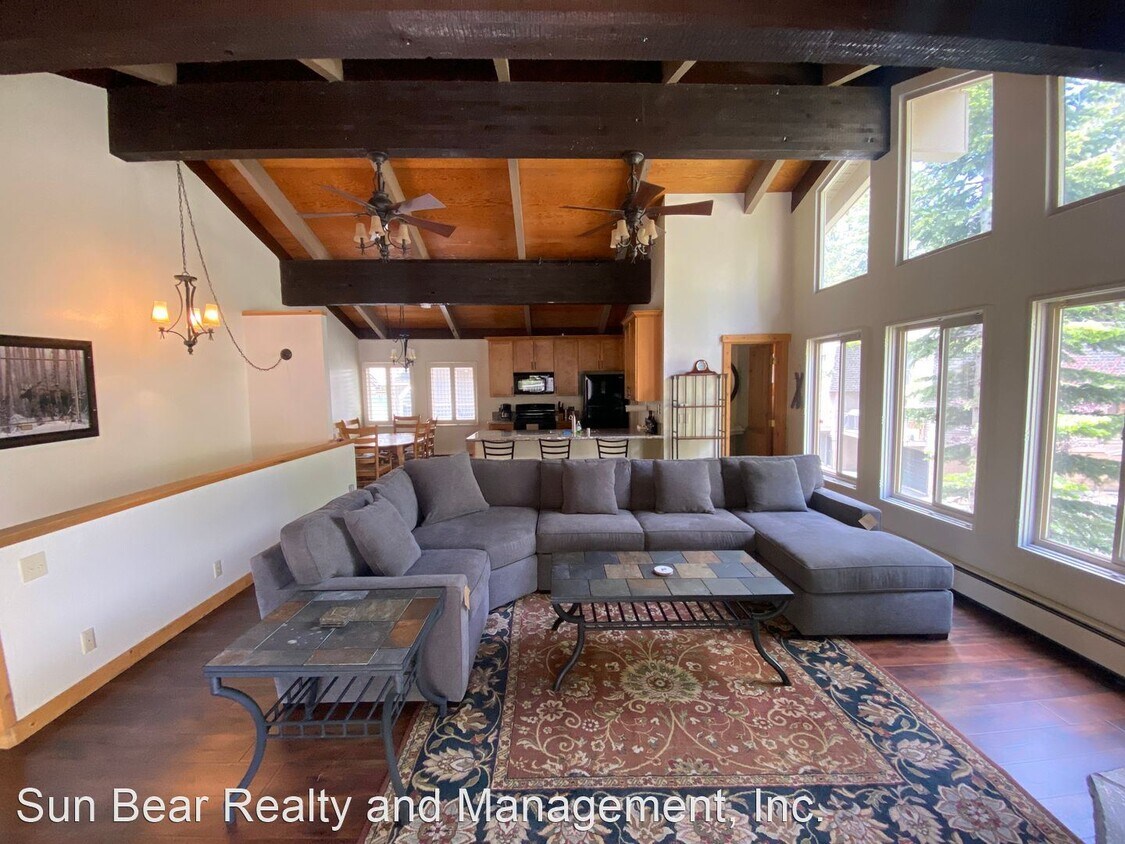 Primary Photo - 4 br, 3.5 bath House - 820 Oriole Way #53