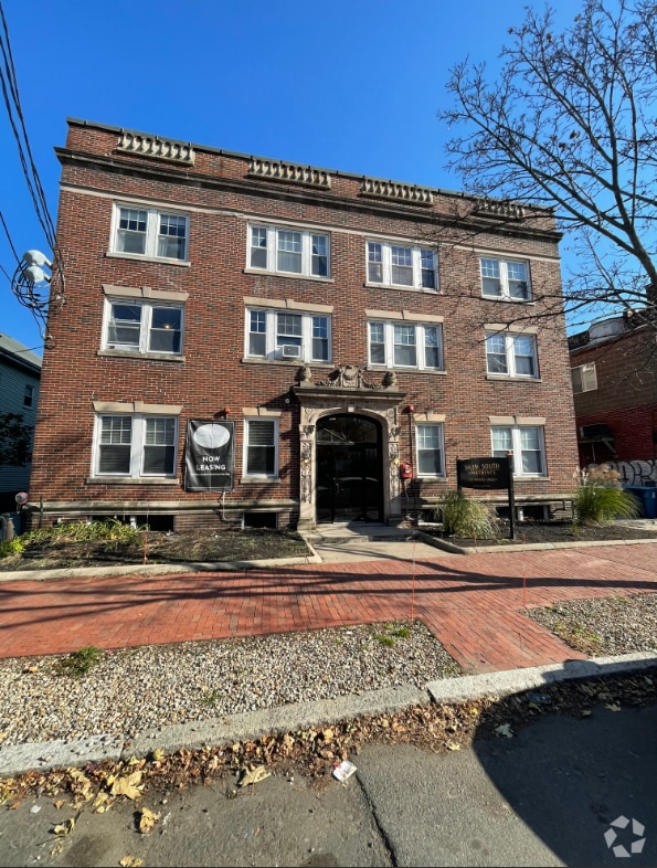 Building Photo - 224 Lafayette St