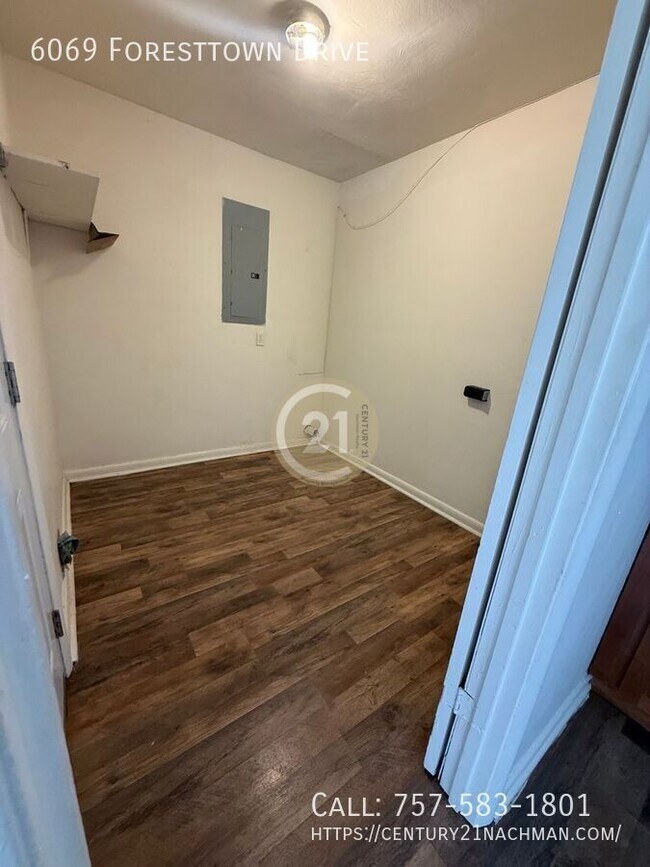 Foto del edificio - 6069 Foresttown Dr