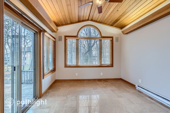 Foto del edificio - 8941 Vandegriff Way, Maple Grove, MN, 55311