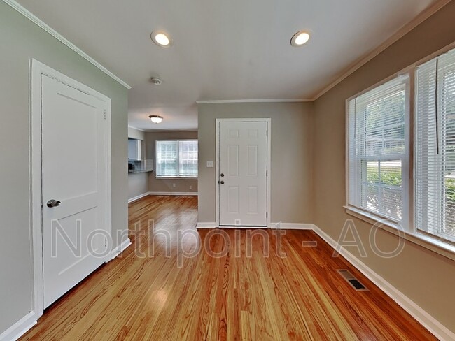 Building Photo - 2043 Verbena St NW