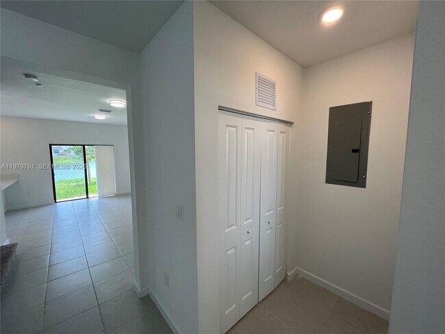 Foto del edificio - 9960 SW 228 TERR