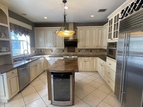 Building Photo - 10442 NW 60th Pl